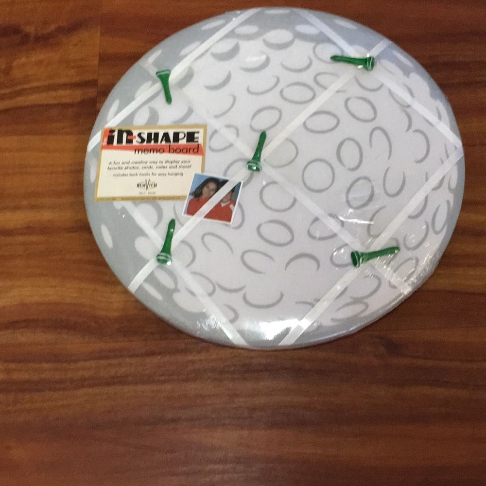 Golf shaped memo board